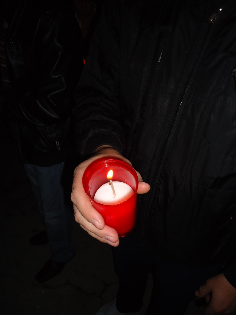 Album foto: Noaptea de Înviere 2013 și procesiunea spre cimitir
